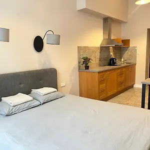  Apartament Studencka St